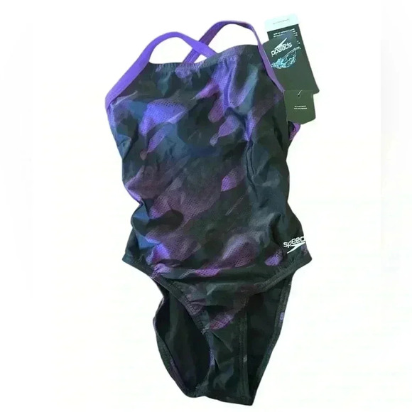 Wonen’s One Piece SwimSuit New With Tags Size 24 - Picture 1 of 8